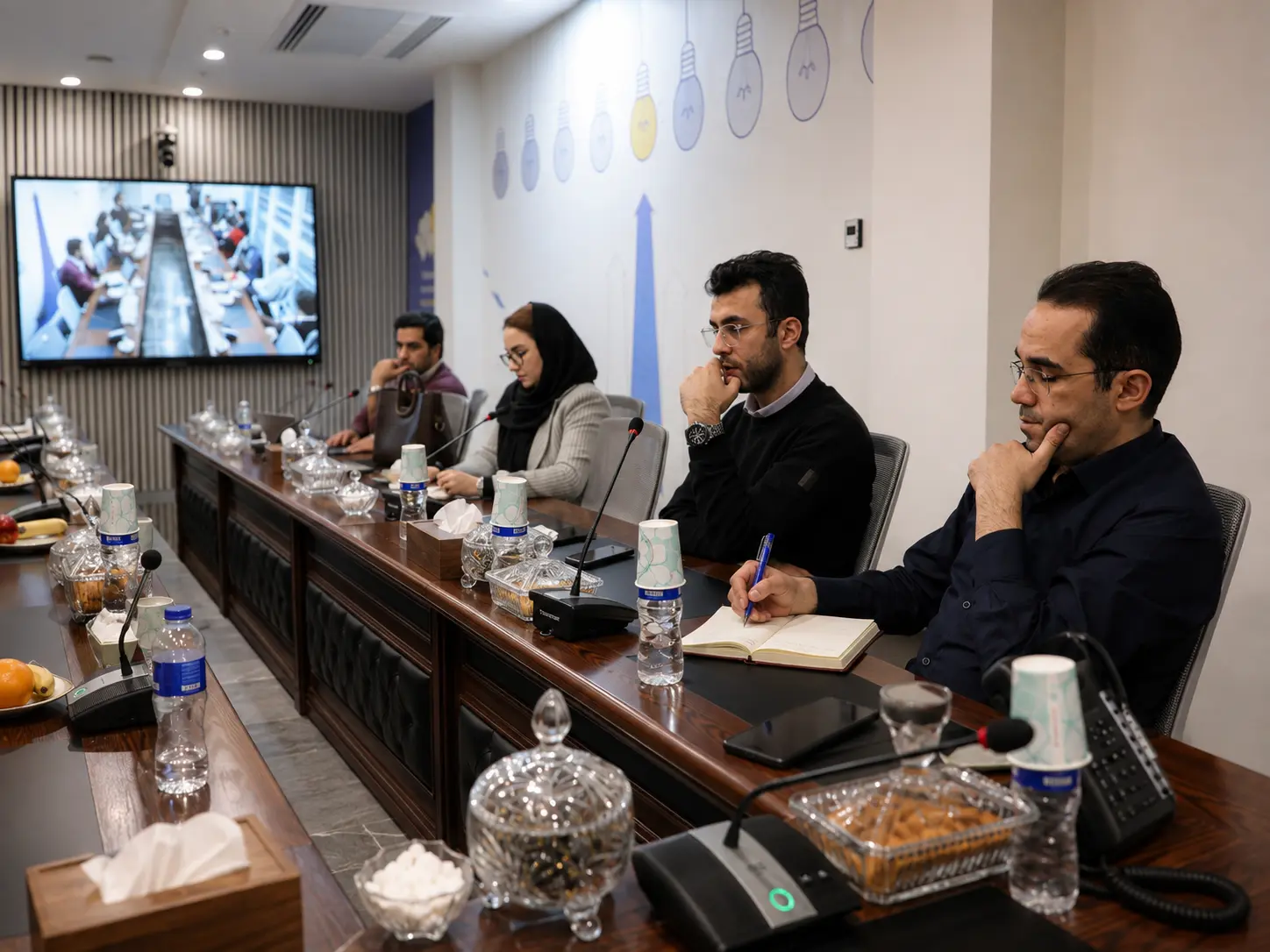 جلسه مدیریتی علی اسماعیل‌پور در گروه صنعتی انتخاب